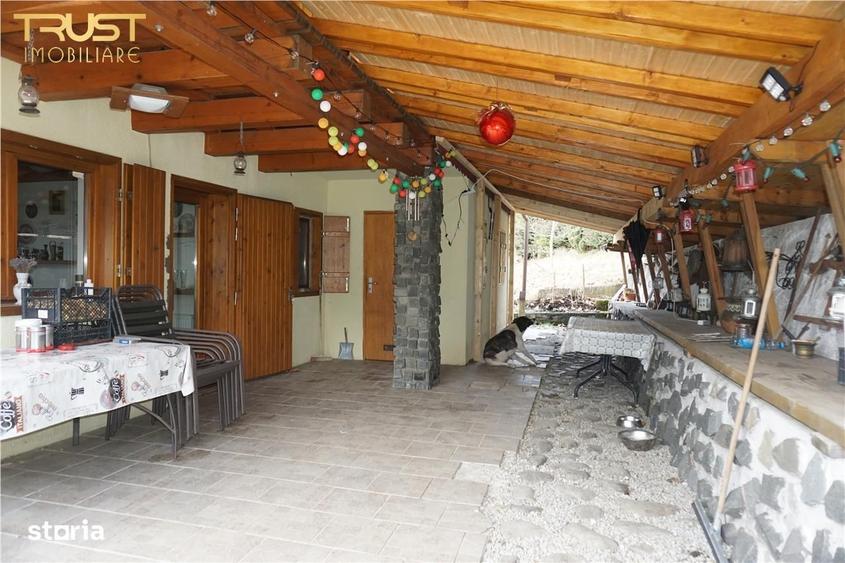 Casă cu 4 camere cu Teren 10423 Mp în Strâmba