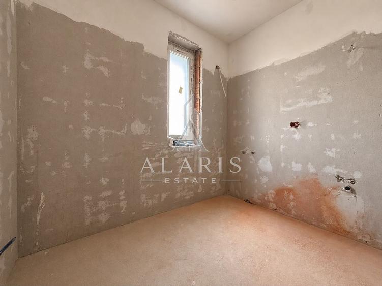 Duplex cu 5 camere cu Canalizare în Moșnița Nouă