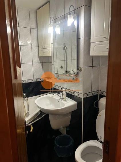 Apartament cu 3 camere decomandat, mobilat în Apusului