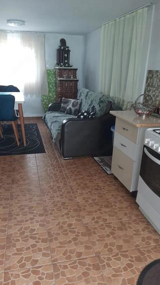 Casă cu Teren 500 Mp în Teslui