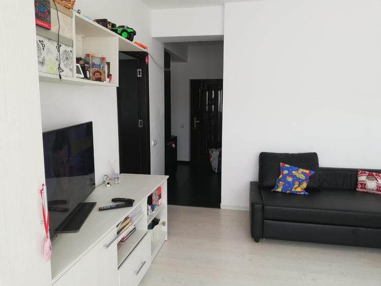 Apartament cu 2 camere semidecomandat, mobilat în Centura Nord