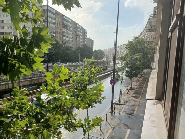 Apartament cu 3 camere semidecomandat în Ștefan cel Mare
