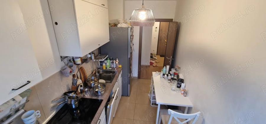 Apartament cu 3 camere decomandat în Lipovei