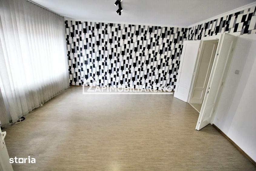 Spațiu comercial, de 100 mp, în Central