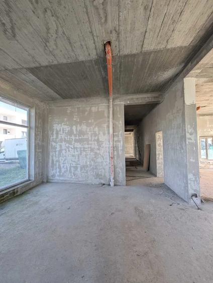 Spațiu comercial, de 100 mp, în Florești