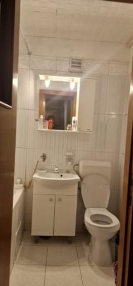 Apartament cu 4 camere decomandat, mobilat în Titan