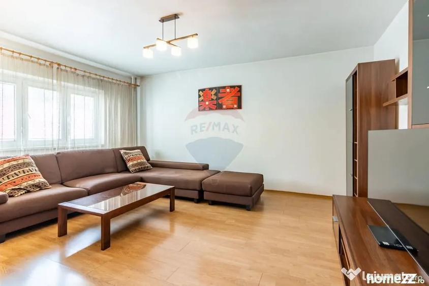 Apartament cu 3 camere decomandat în Nerva Traian