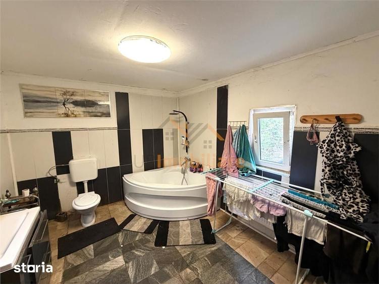 Casă cu 3 camere cu Teren 550 Mp în Central