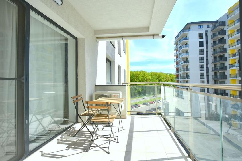 Apartament cu 3 camere semidecomandat, mobilat în Lipovei
