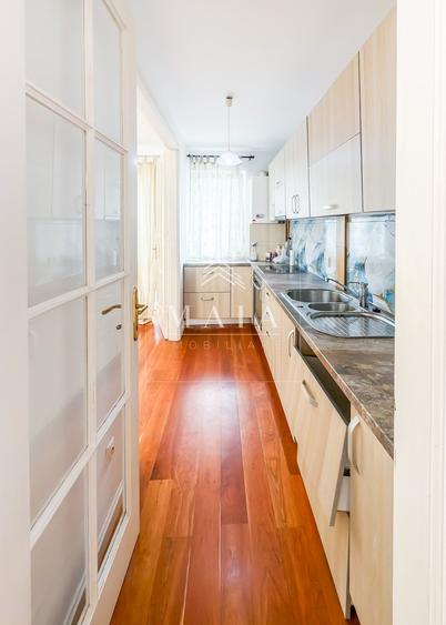 Apartament cu 3 camere decomandat în Central