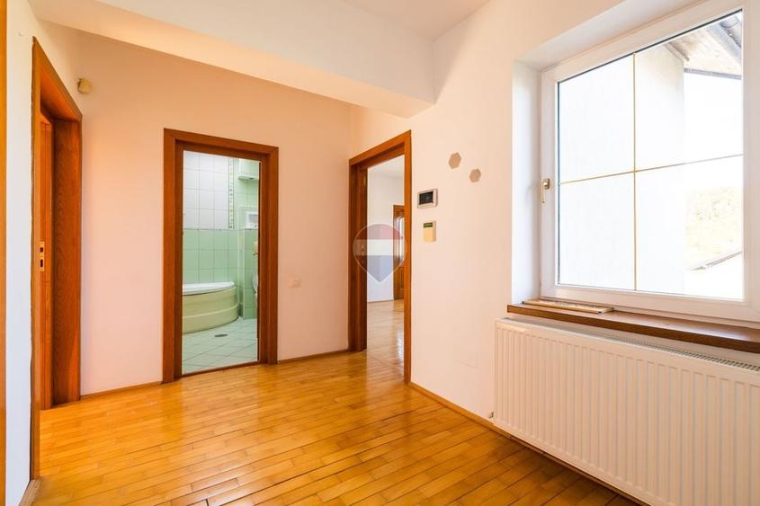 Casă individuală cu 4 camere cu Teren 700 Mp în Dârste
