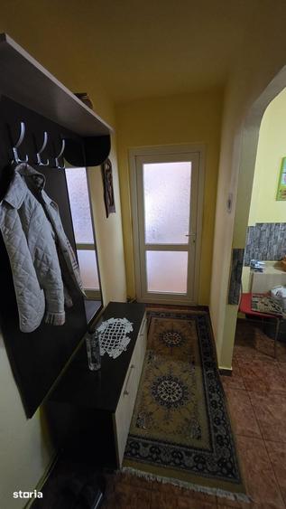 Apartament cu 2 camere semidecomandat în CET