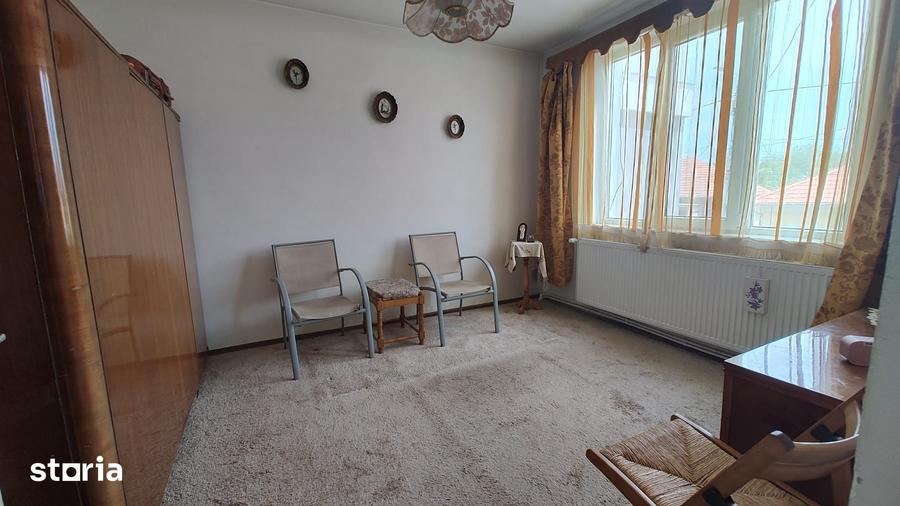 Casă cu 4 camere cu Teren 537 Mp în Central