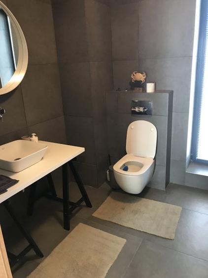 Casă cu 4 camere cu Canalizare în Central