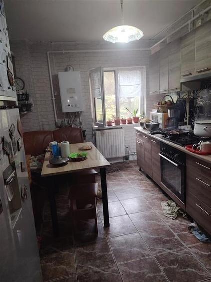 Apartament cu 4 camere decomandat, mobilat în Steaua