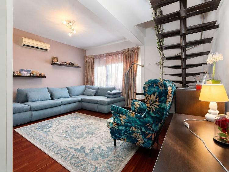 Apartament cu 3 camere, mobilat în Aradului