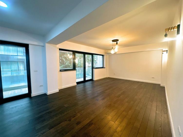 Apartament cu 3 camere decomandat în Polonă