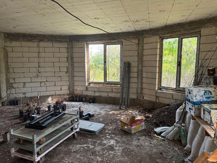 Casă individuală cu 5 camere cu Teren 1088 Mp în Vânătorii Mari