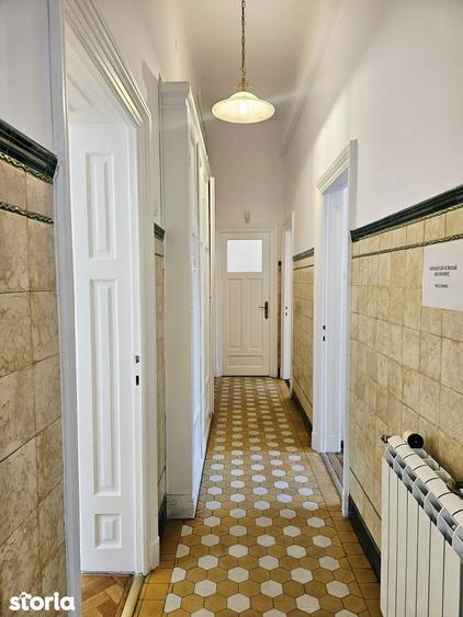 Casă cu 6 camere cu Teren 250 Mp în Unirii