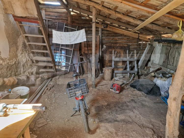 Casa locuibila 81 mp cu teren in suprafata de 400mp in loc B - 5