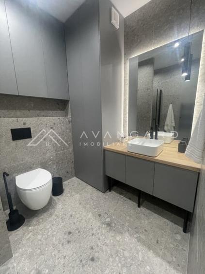 Apartament cu 2 camere semidecomandat, mobilat în Între Lacuri