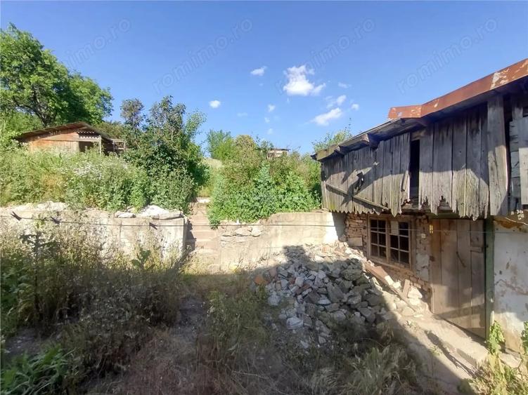 Casă cu 2 camere cu Teren 575 Mp în Vest