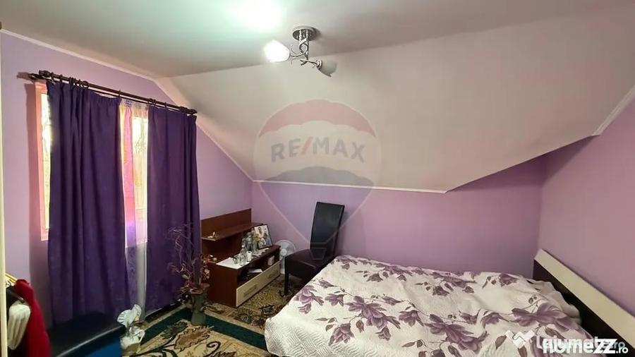 Casă cu 5 camere cu Teren 500 Mp în Est