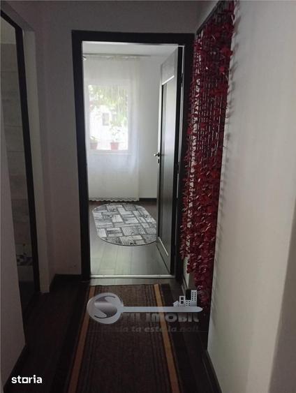 Apartament cu 2 camere semidecomandat în Podu Roș