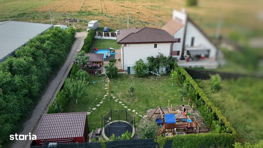 Casă cu 4 camere cu Teren 1000 Mp în Central