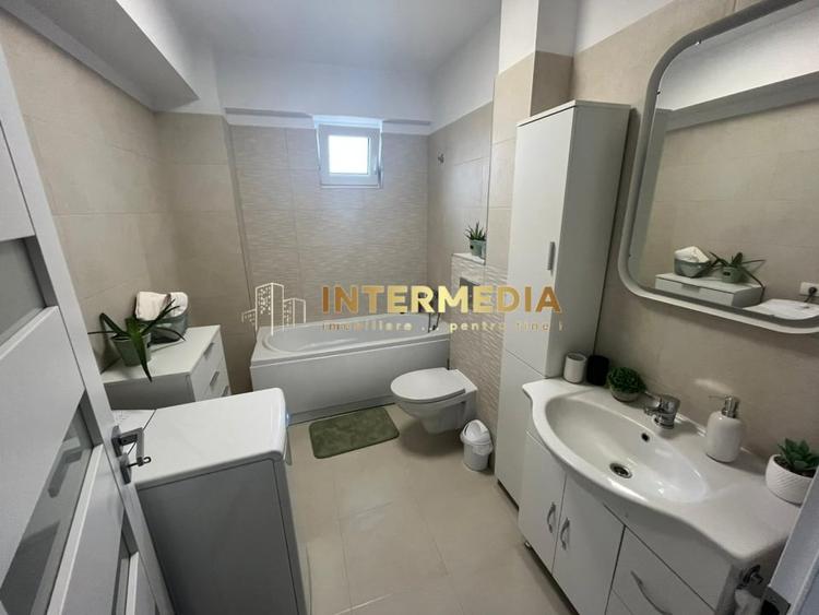 Apartament cu 3 camere decomandat, mobilat în Central