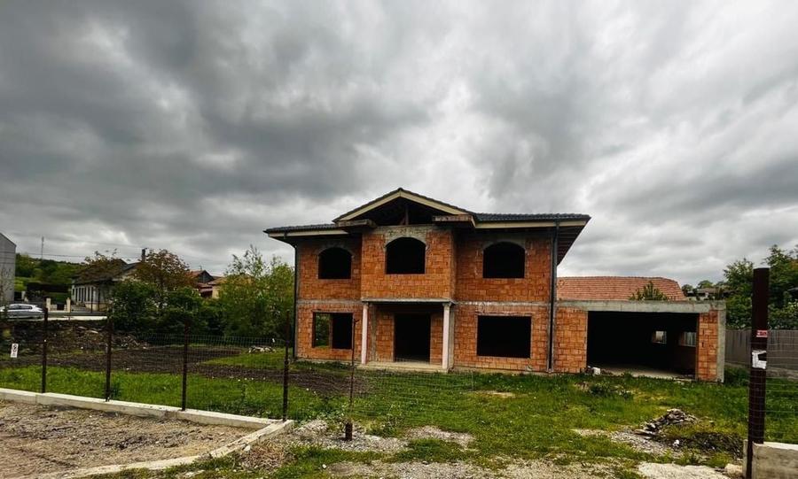 Casă cu 4 camere în Sălicea