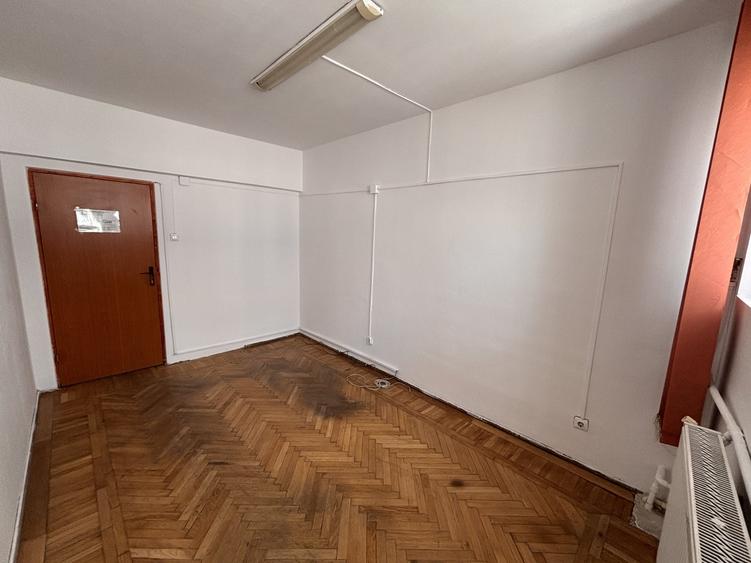 Birou, de 10 mp, în Timpuri Noi