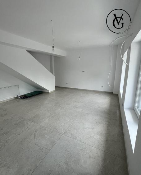 Duplex cu 5 camere cu Canalizare în Theodor Pallady