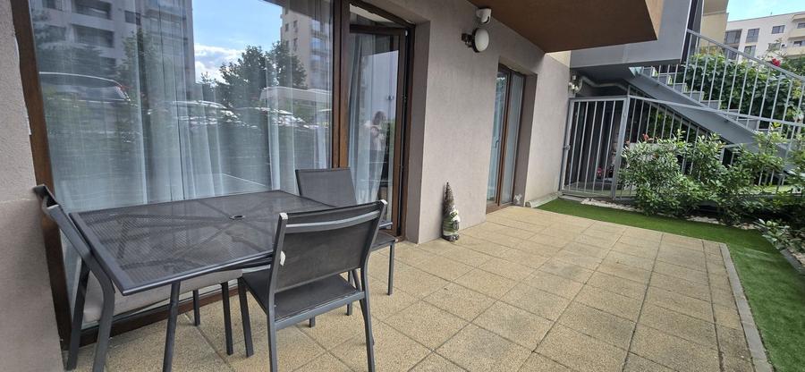 Apartament cu 3 camere decomandat, mobilat în Est