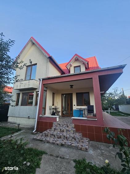 Casă cu 4 camere cu Teren 501 Mp în Domnești