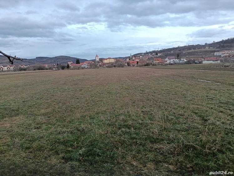 Teren de 3800 mp, în Central