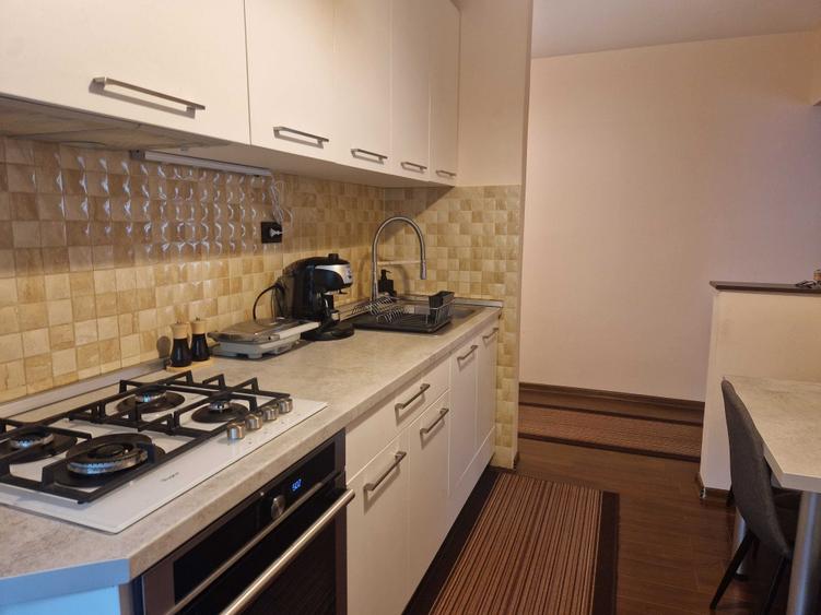 Apartament cu 2 camere decomandat în Între Lacuri