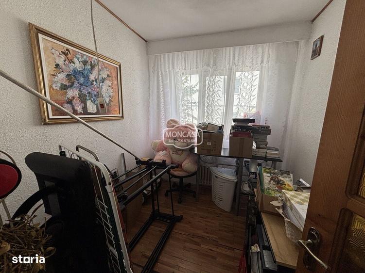 Apartament cu 3 camere semidecomandat în Central