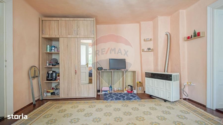 Casă cu 3 camere în Schei