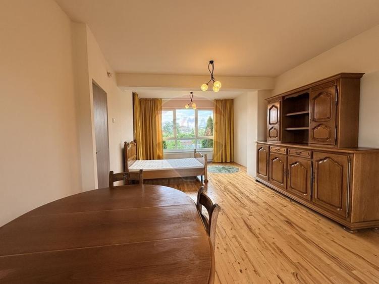 Casă | Vilă insiruita | Inchiriere| 4 camere - 4