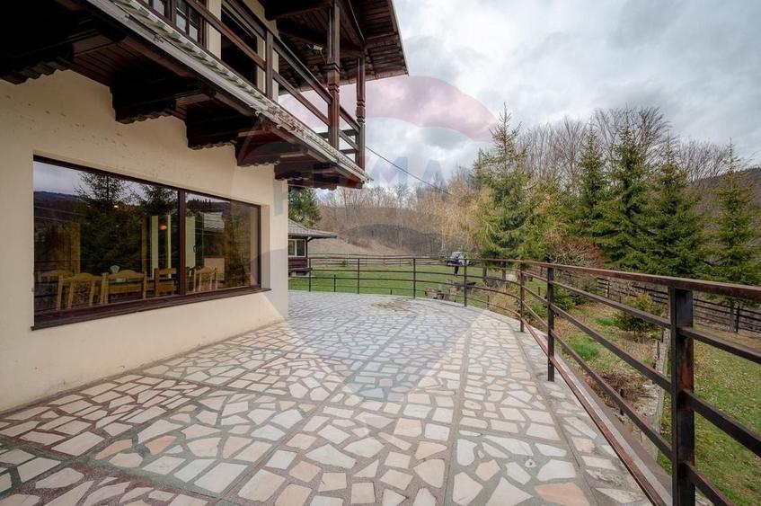 Hotel/Pensiune, de 600 mp, în Valea Doftanei