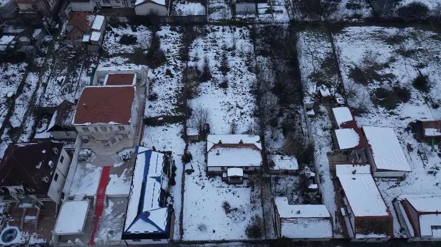 Casă cu Teren 1900 Mp în Central