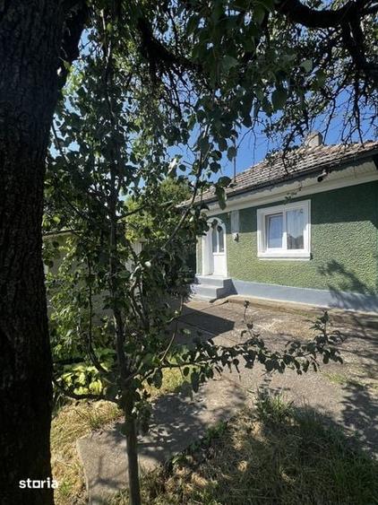 Casă cu 3 camere cu Teren 100 Mp în Girov