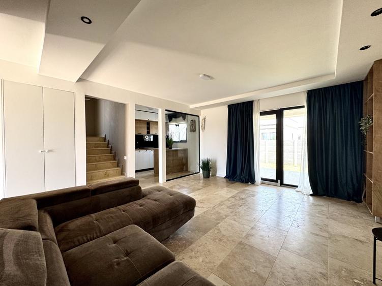 Duplex cu 5 camere cu Canalizare în Clinceni