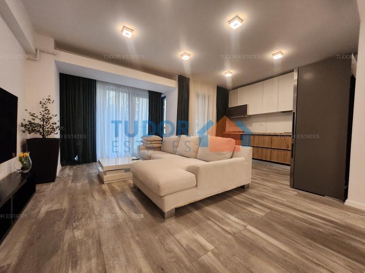 Apartament cu 3 camere semidecomandat, mobilat în Șoseaua Nordului