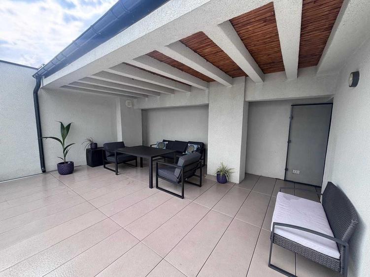 Apartament cu 2 camere decomandat în Apărătorii Patriei