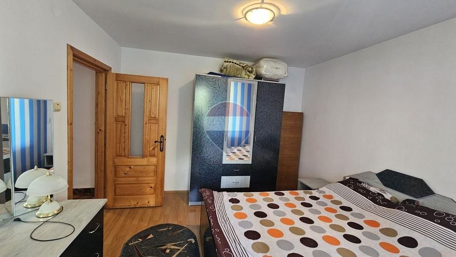 Apartament cu 3 camere decomandat, mobilat în Calea Romanului
