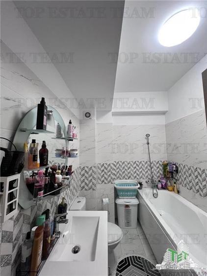 Apartament cu 3 camere decomandat, mobilat în Central