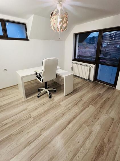 Casă cu 4 camere cu Teren 1000 Mp în Central
