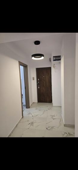 Apartament cu 3 camere decomandat în Titulescu